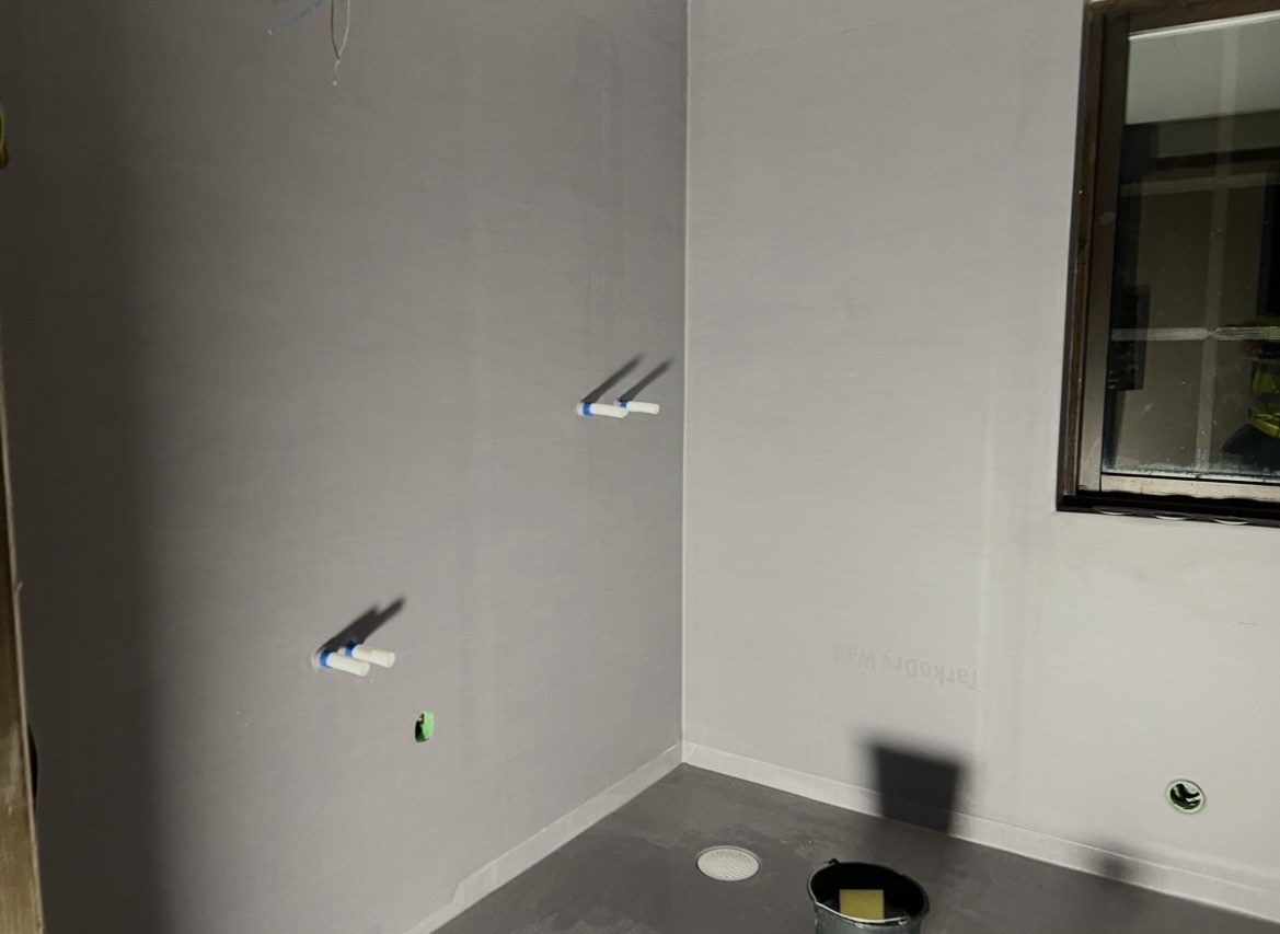 Tätskikt plastmatta i badrum för kunder i Uddevalla, Ljungskile, Herrestad och Bohuslän.